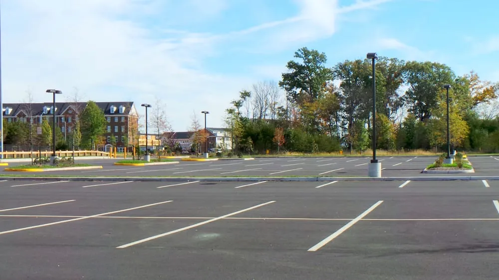 Licensed electrician providing outlet and switch repair in , 