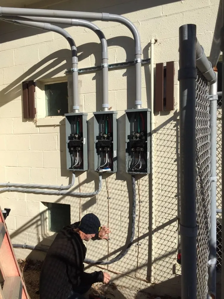 Slide of R L Thompson Electrical Contractor