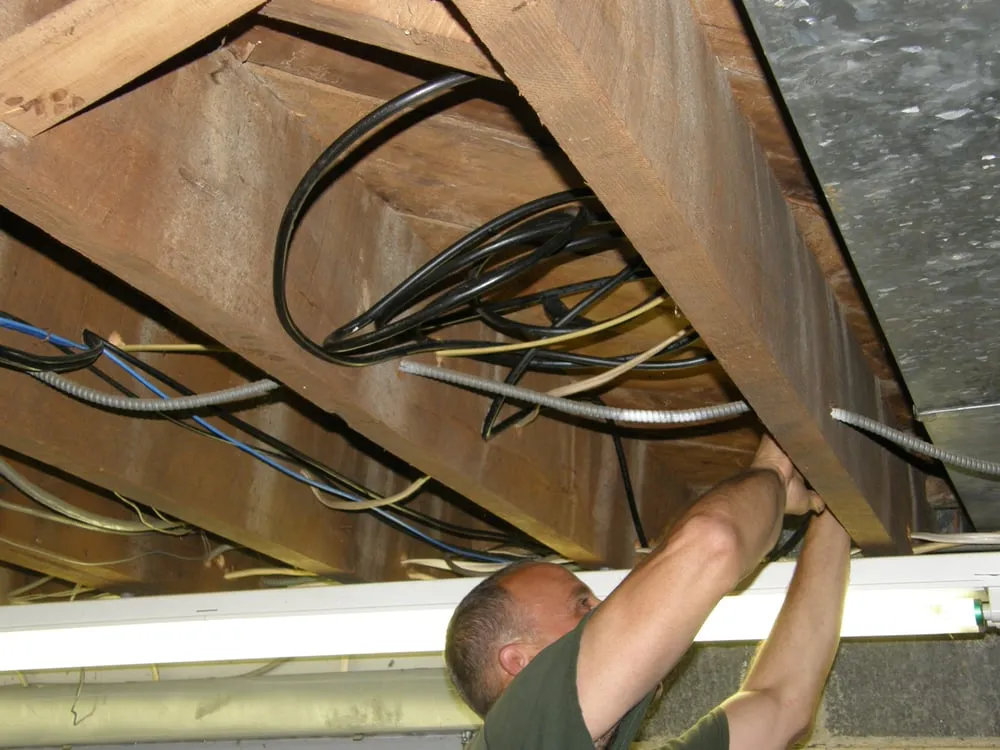 Slide of R L Thompson Electrical Contractor