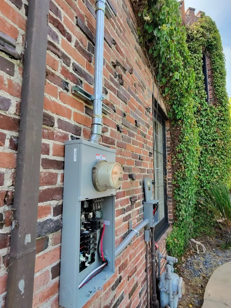Trusted circuit breaker repair experts serving La Crescenta, CA - R Power Services