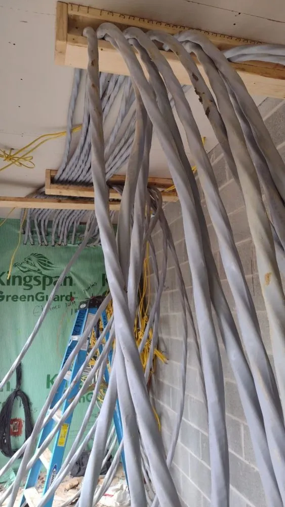 Slide of R. ramos electricity