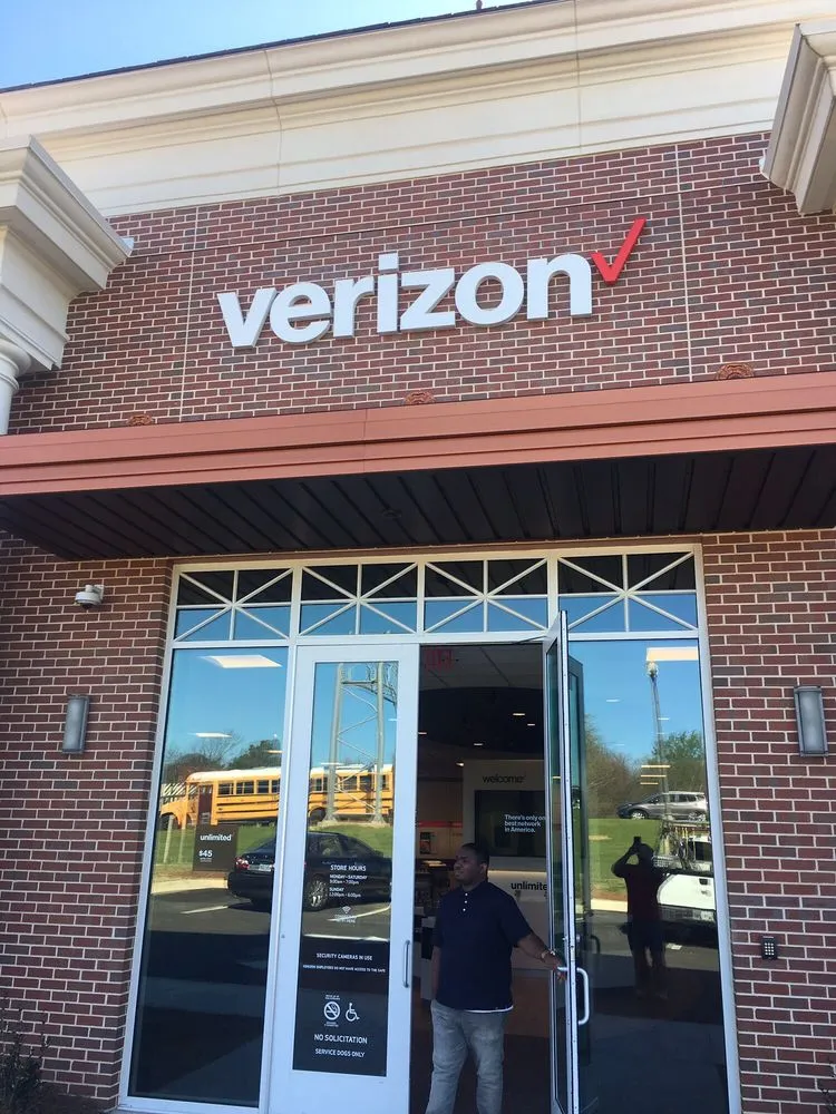 Licensed emergency electrical service experts serving ,  - R S Electric