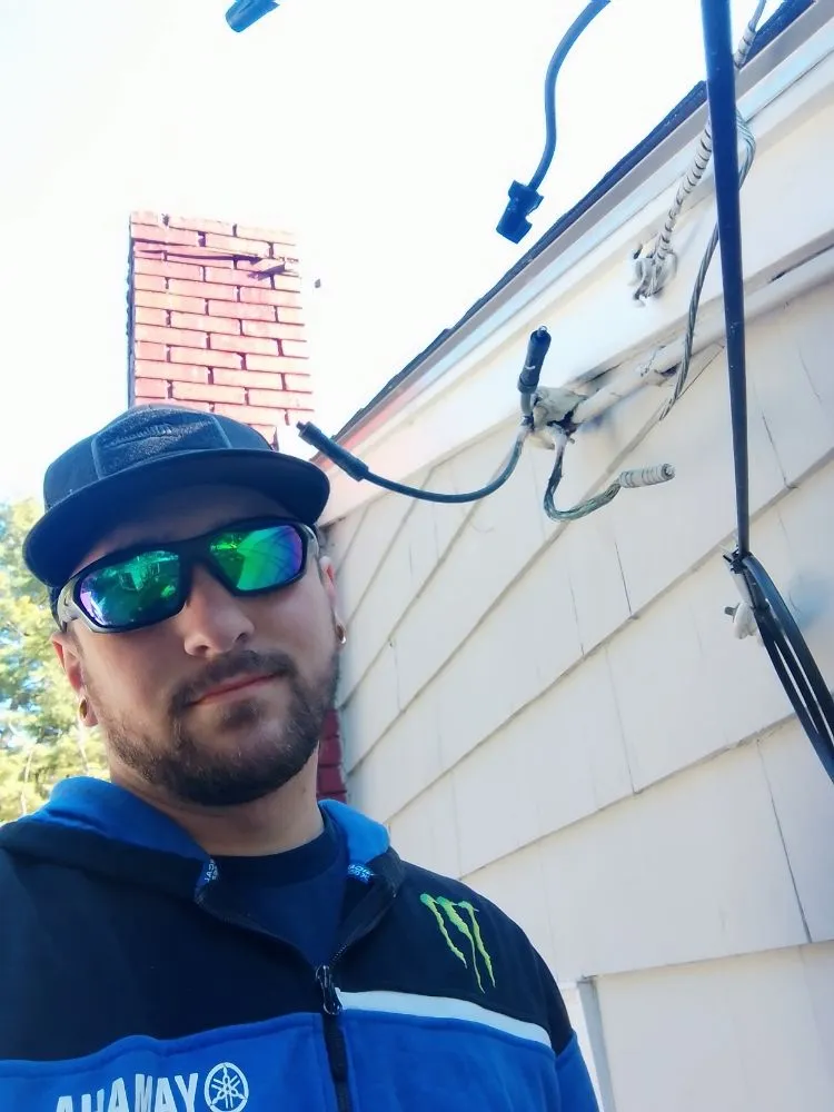 Slide of R Silvia Electrical Contractor