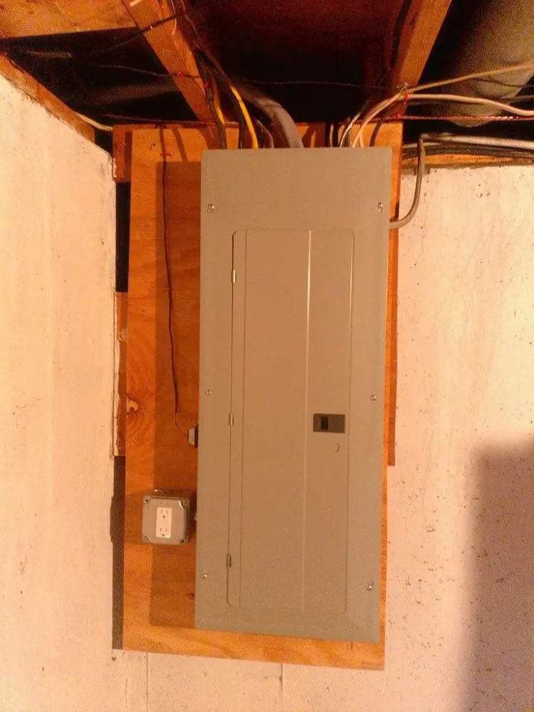 Slide of R Silvia Electrical Contractor