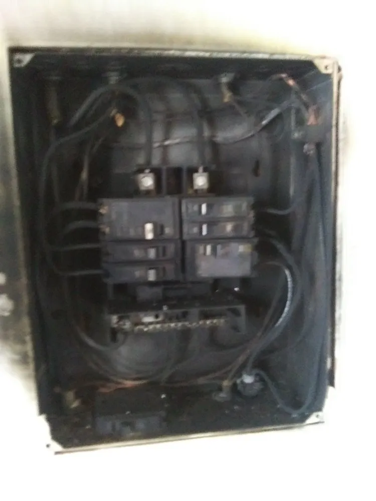 Affordable electrician providing lighting installation in Meridian, MS - R Williams Construction Services