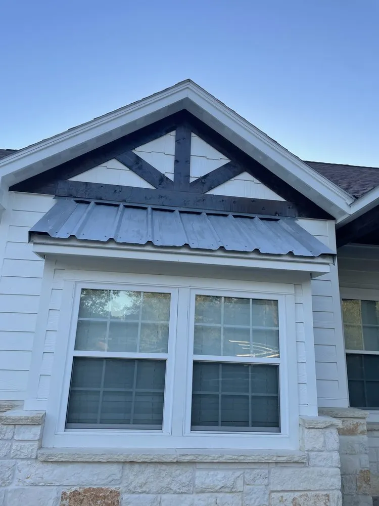 Slide of R Y J Gómez Remodeling