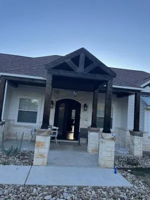 R Y J Gómez Remodeling Logo