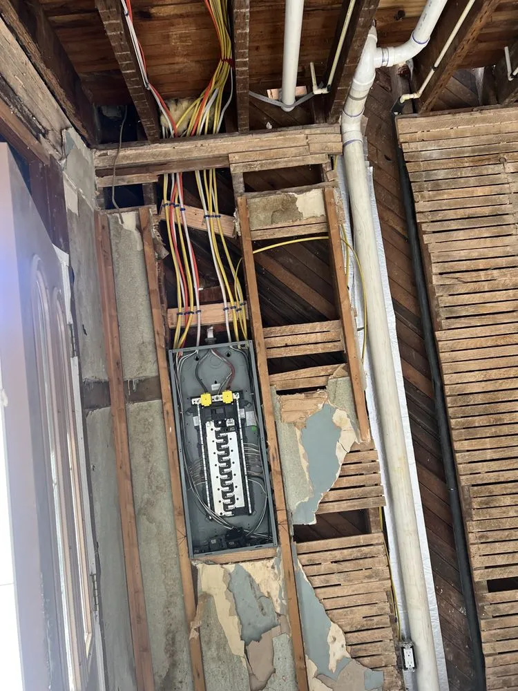 Slide of R Zelaya Electric