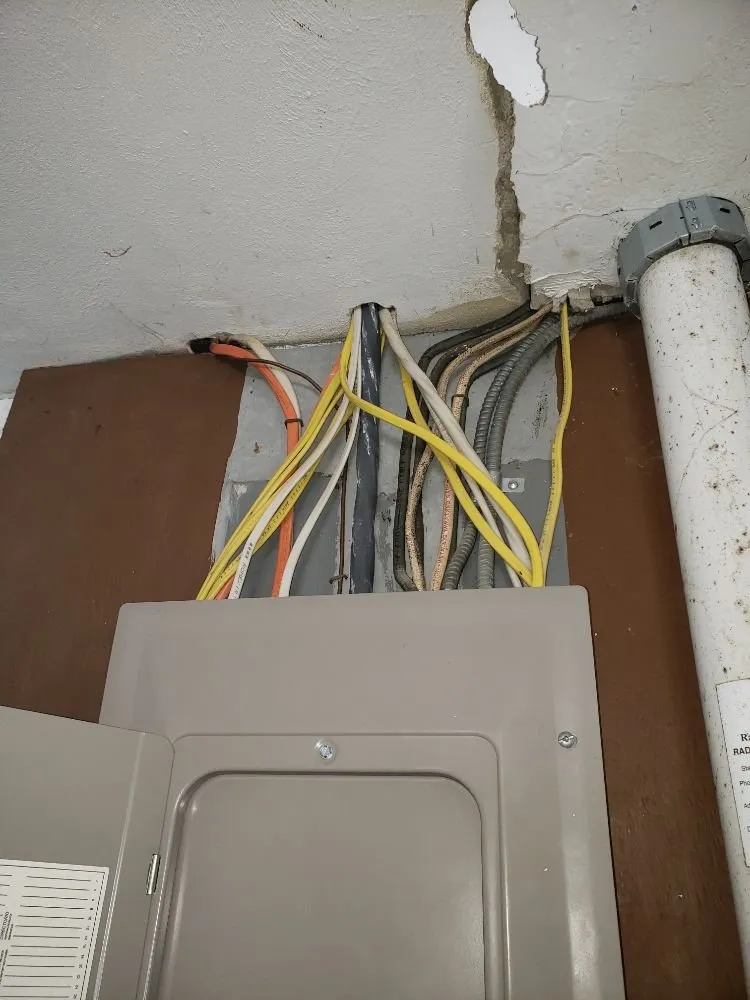 Trusted outlet and switch repair service in ,  - R3 Electric and HVAC