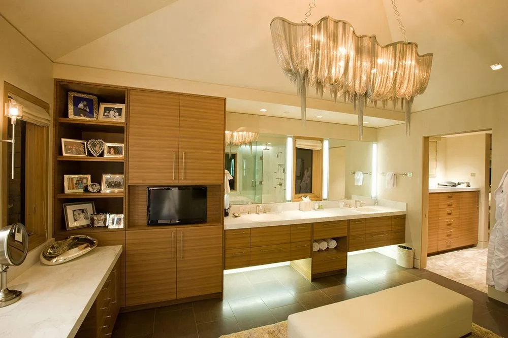 Slide of R&A Enterprises