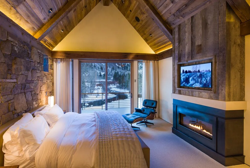 Slide of R&A Enterprises