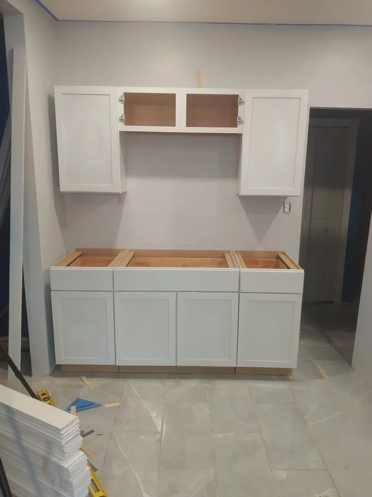 Affordable emergency electrical service experts serving Redford, MI - Ragland Moon Handyman Service