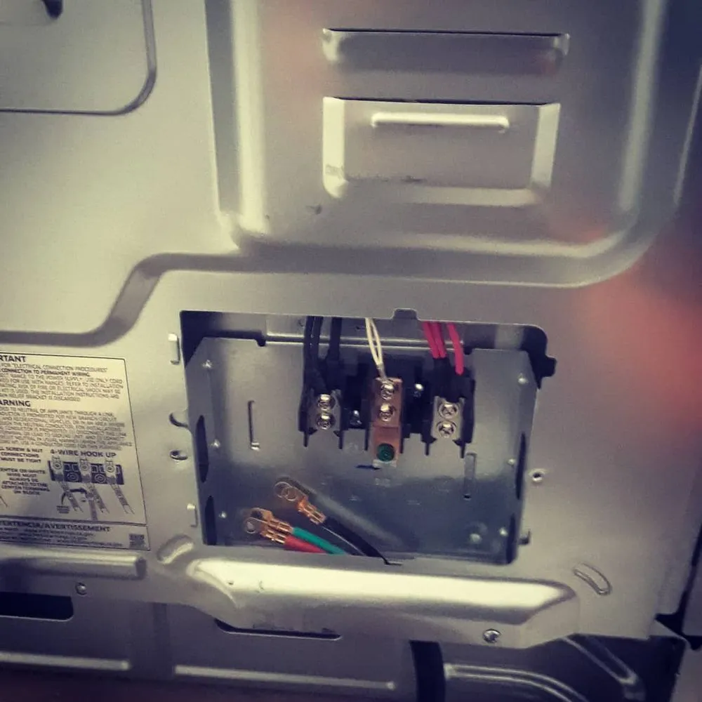 Affordable outlet and switch repair in Redford, MI by Ragland Moon Handyman Service