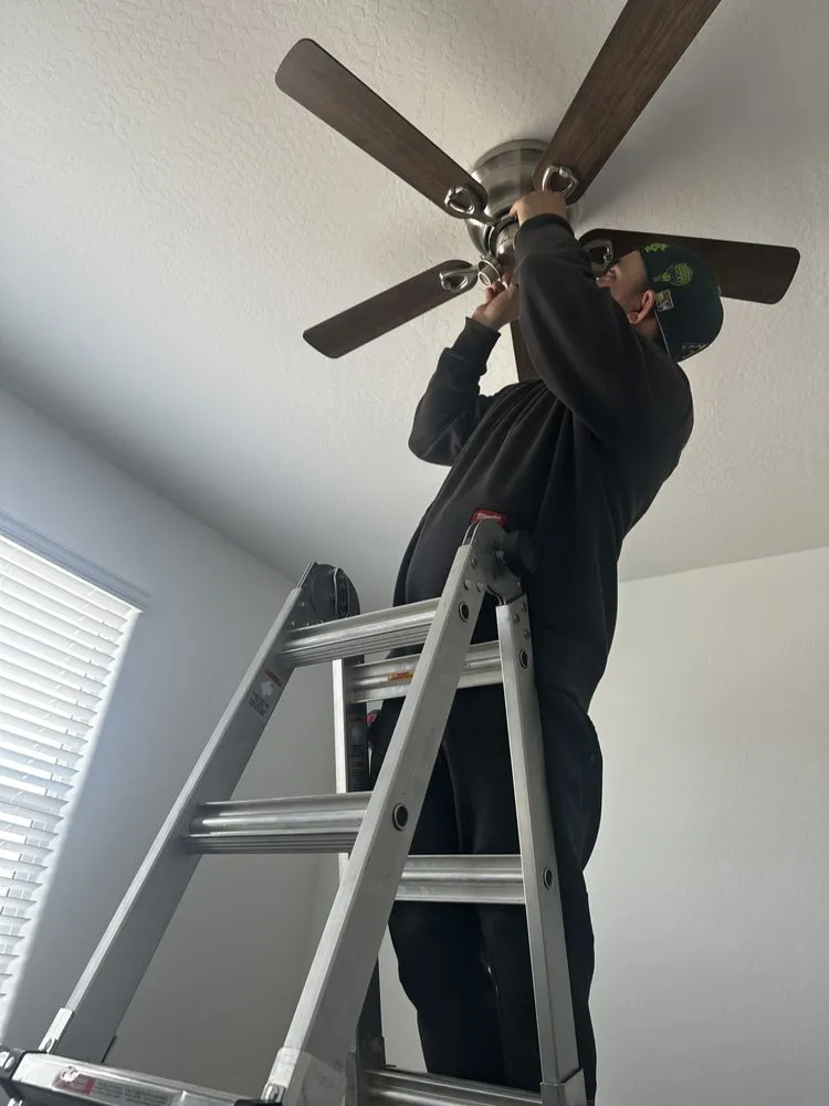 Slide of Rams Services AZ48