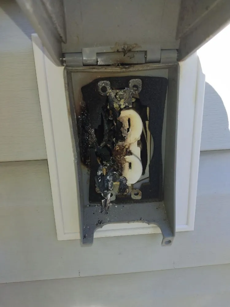 Affordable electrician providing lighting installation in , 