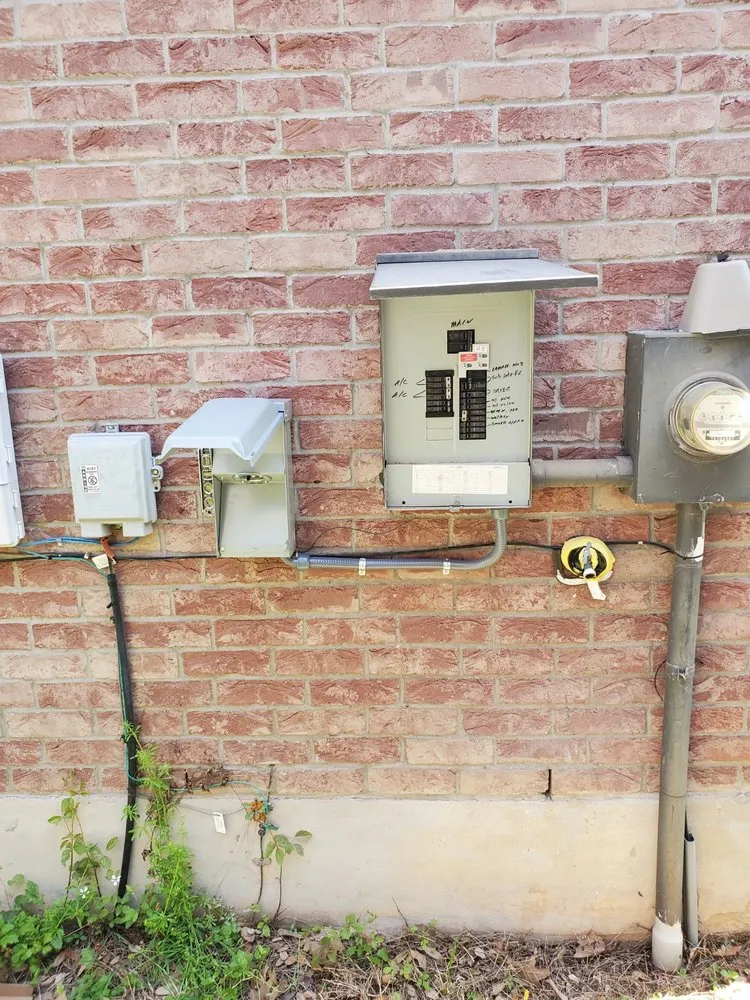 Expert circuit breaker repair experts serving Austin, TX - Raptor Electric & General Contractor