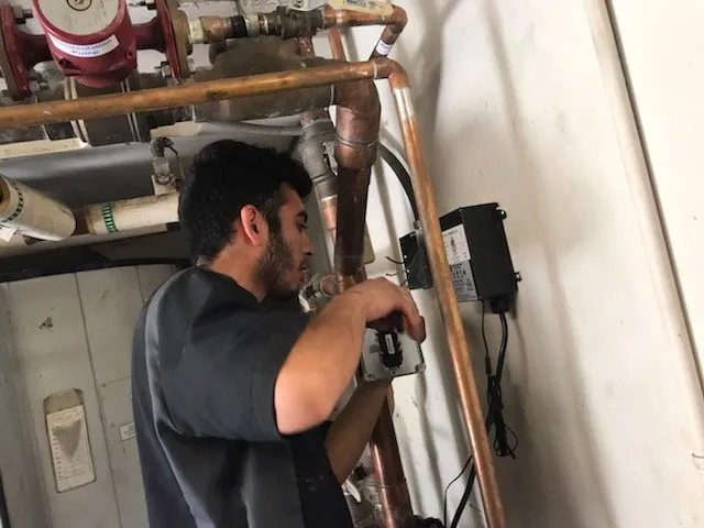 Slide of Raven Electric