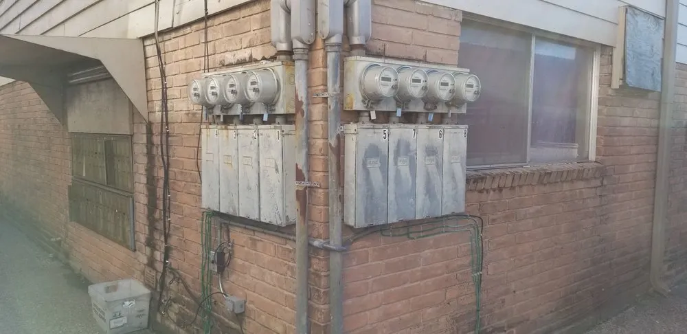 Affordable electrician providing circuit breaker repair in ,