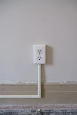 Raymond Electric Logo