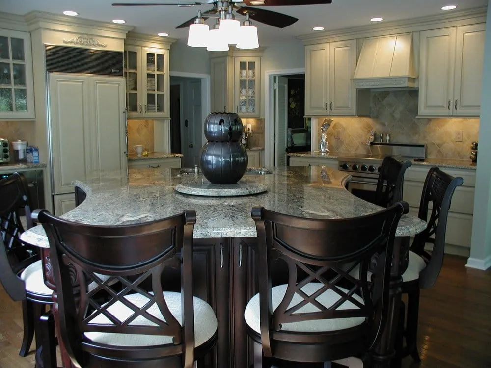 Professional electrician providing outlet and switch repair in Mt Holly, NJ - Raynor Services