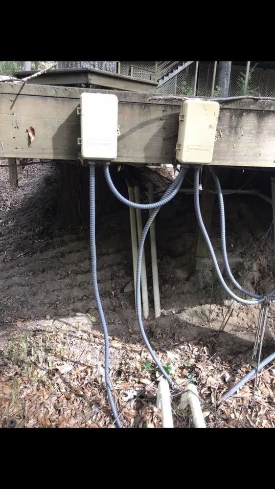 Licensed electrician providing electrical repair in ,