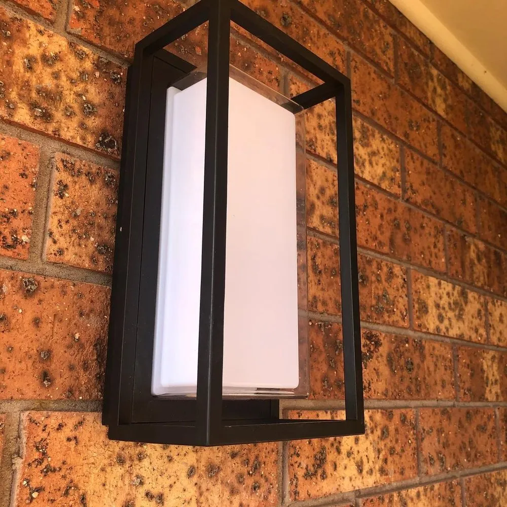 Slide of Razer Emergency Electrician