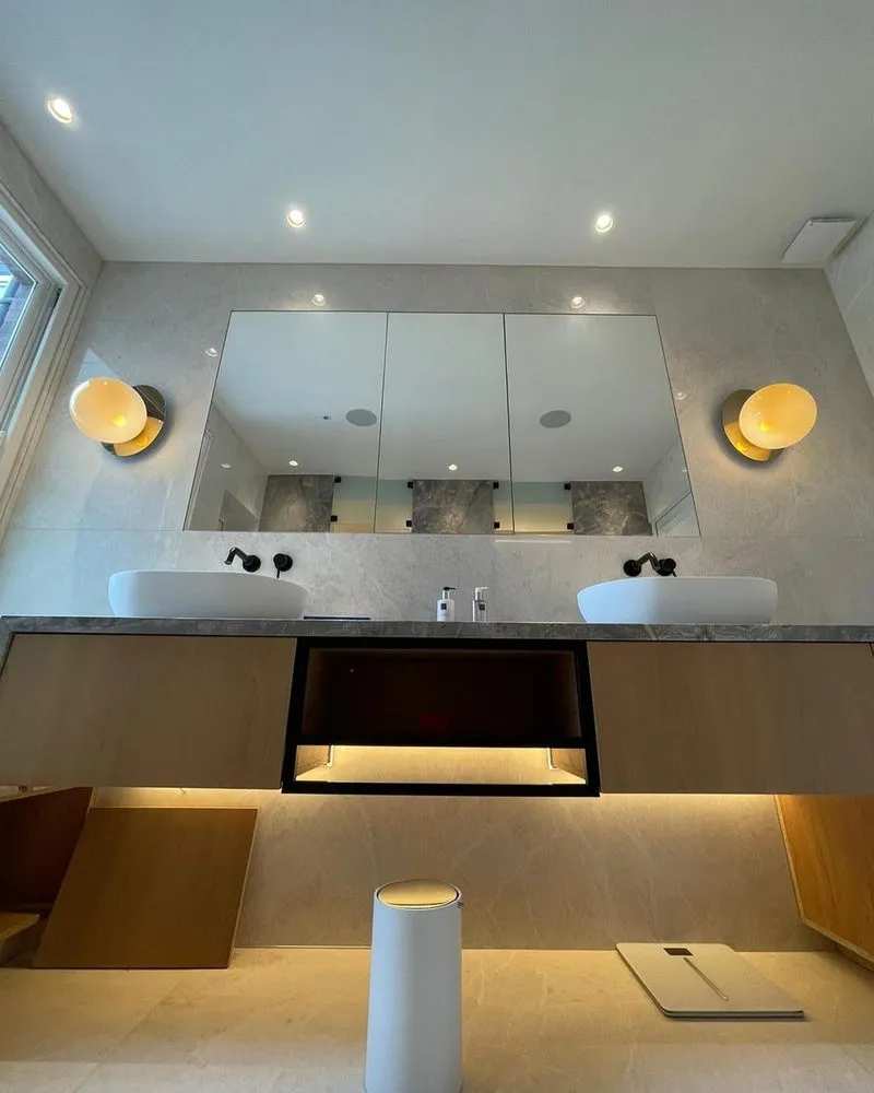 Slide of Razor-sharp Electricians