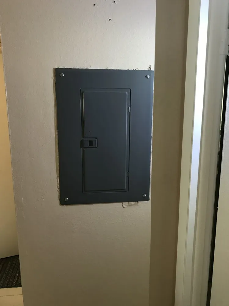 Reliable circuit breaker repair service in , - R&B Electric