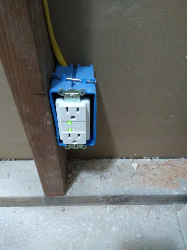 Slide of R&D Electrical Services