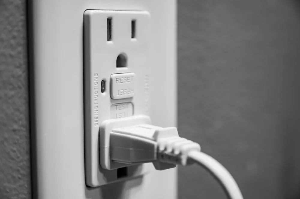 Reliable electrician providing circuit breaker repair in Casanova, VA - RD Matthews Electrical Contracting