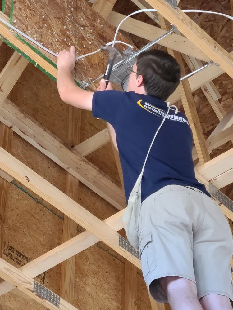 Licensed electrician providing electrical repair in Casanova, VA - RD Matthews Electrical Contracting