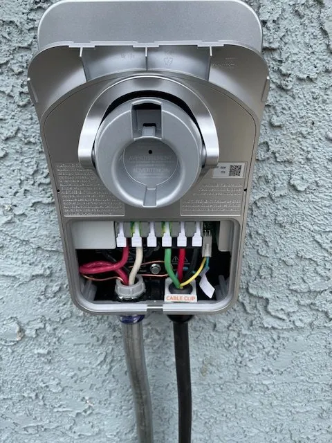 Affordable electrician providing wiring installation in , 