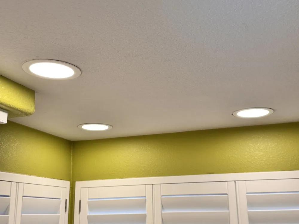 Affordable electrician providing circuit breaker repair in ,