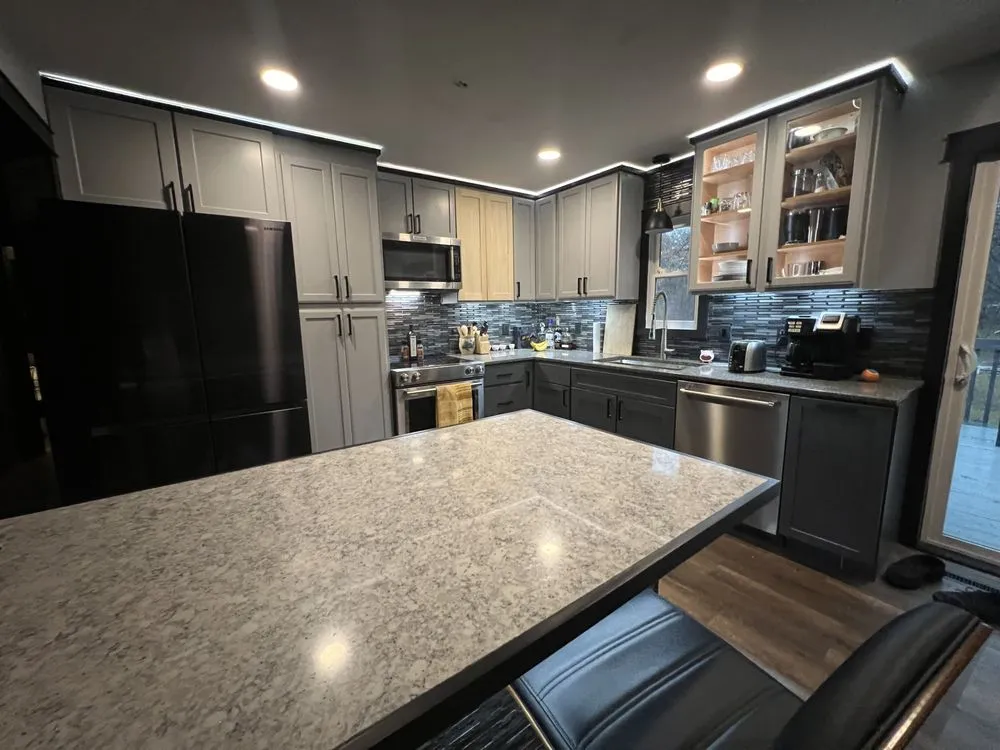 Professional emergency electrical service service in ,  - Red & Black Construction