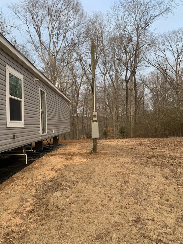Emergency emergency electrical service in Bethel Springs, TN by Red Clay GM