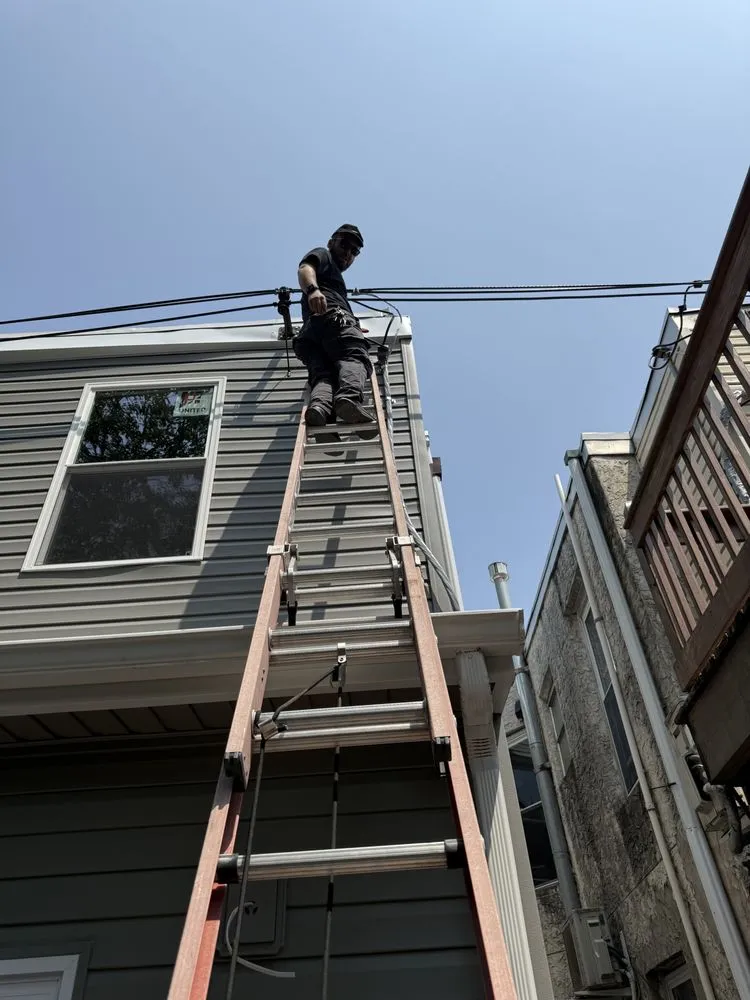 Slide of Red Flow Electric