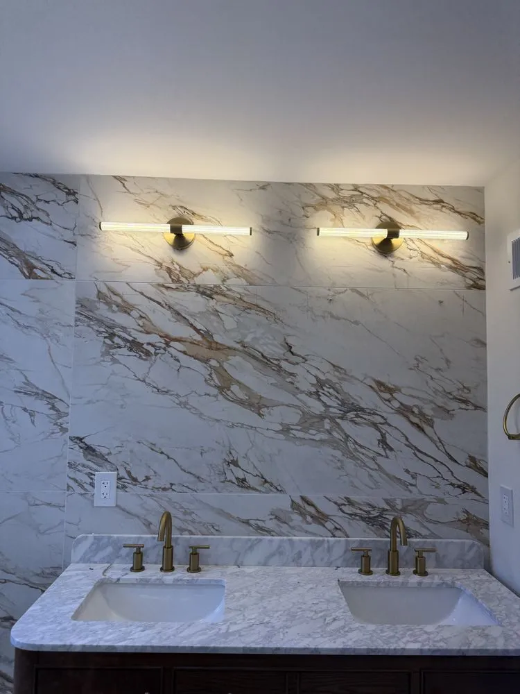 Slide of Red Flow Electric