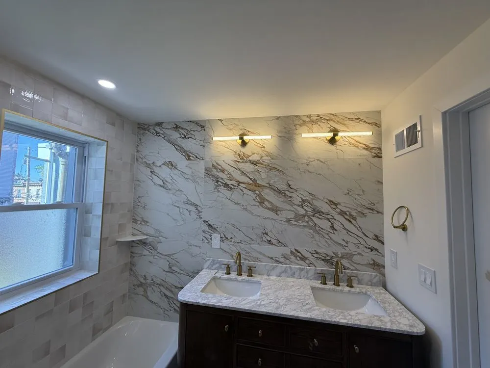 Slide of Red Flow Electric