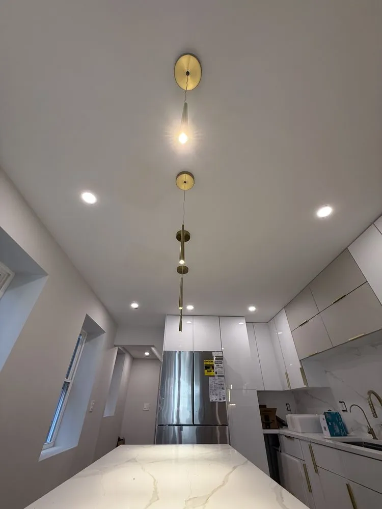 Slide of Red Flow Electric