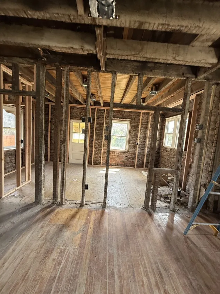 Slide of Red Flow Electric