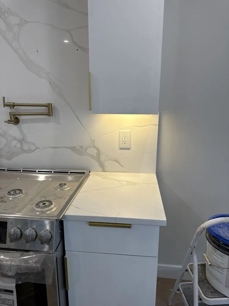 Slide of Red Flow Electric