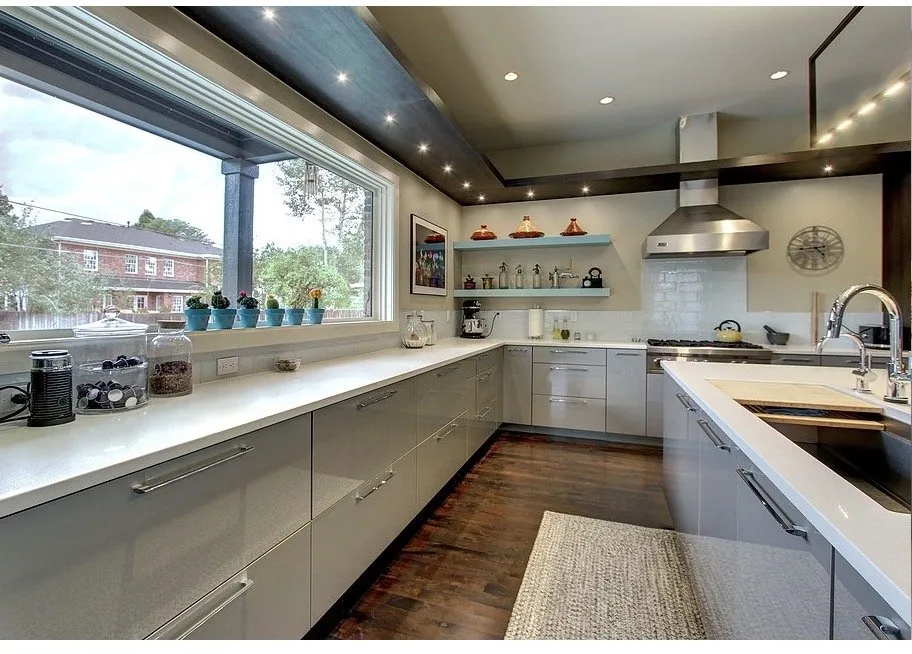 Slide of Red Fox Electric