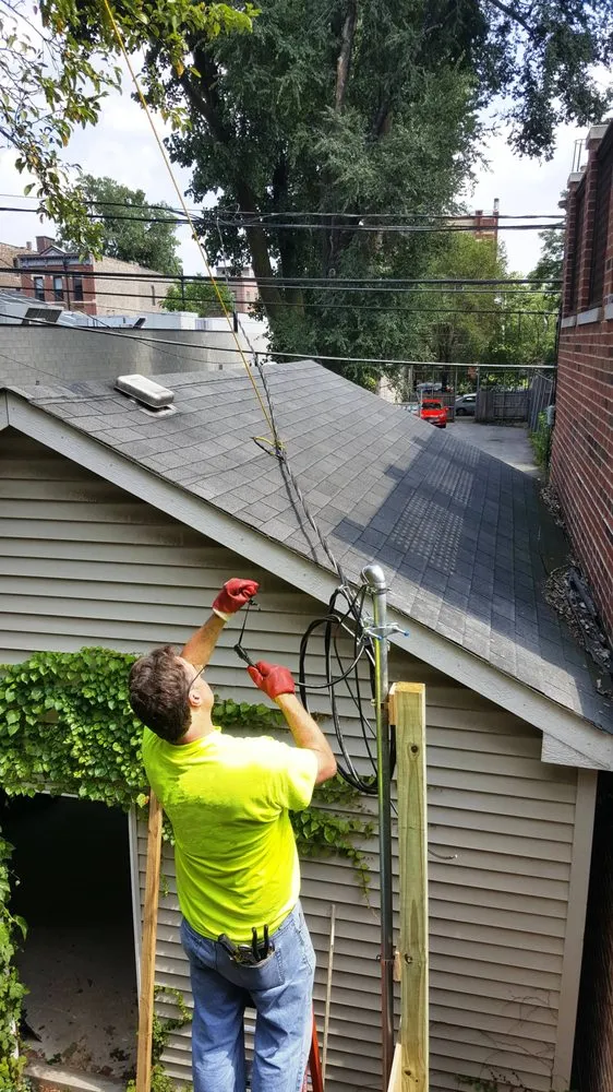 Expert electrician providing electrical repair in , 