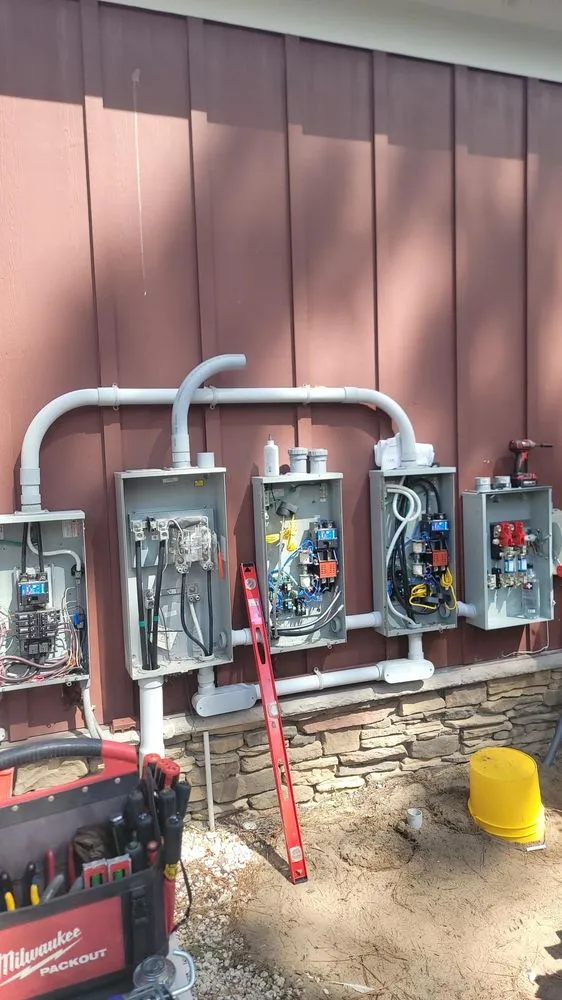 Slide of Red Wave Solar