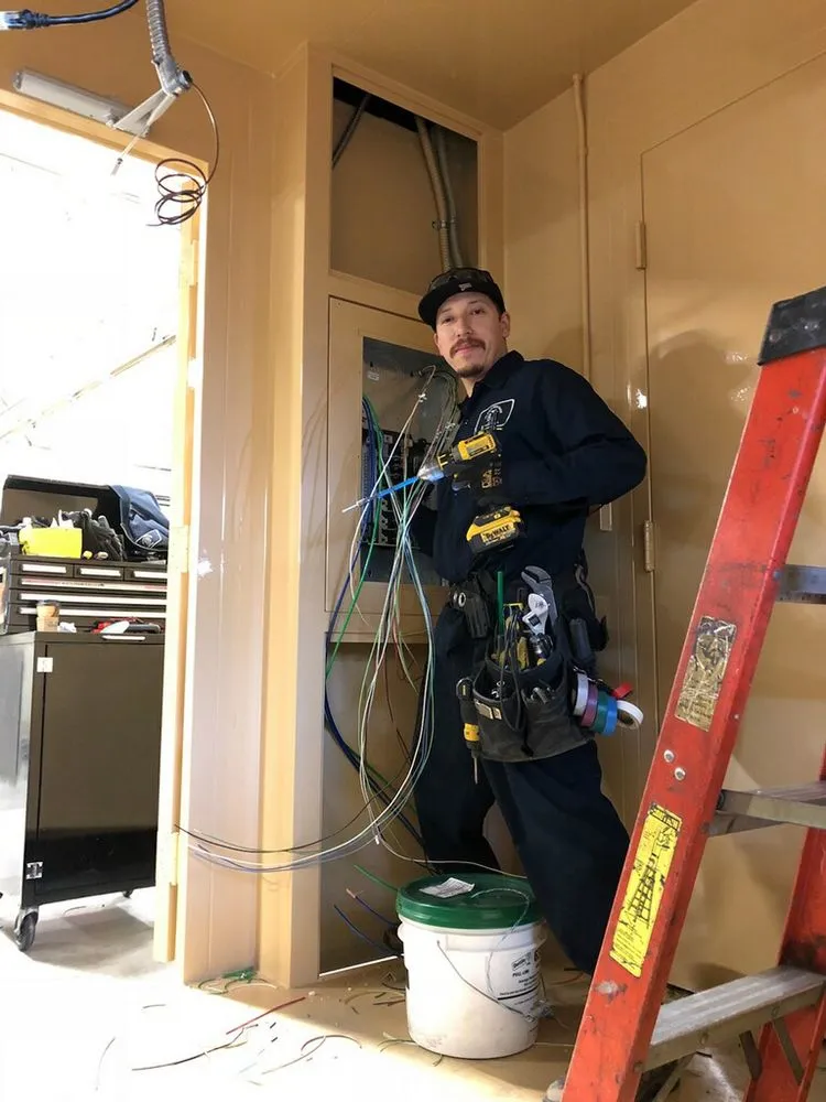 Slide of Redd’s Electrical Services