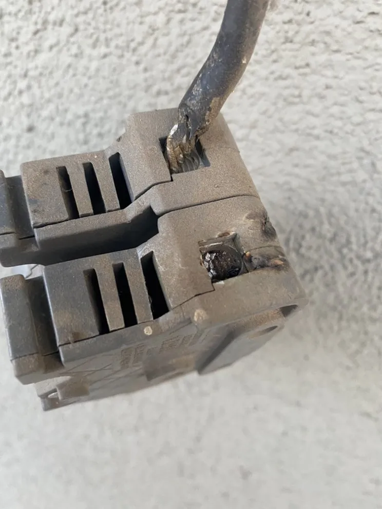 Slide of Redd’s Electrical Services