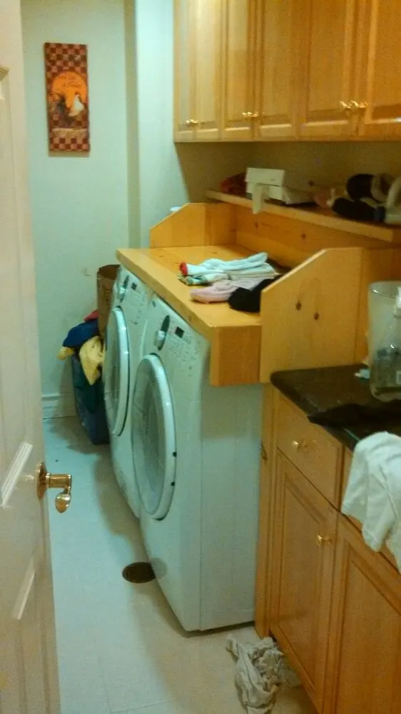 Emergency electrician providing electrical repair in ,