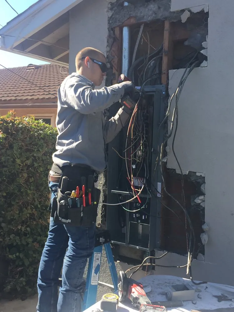 Expert electrical repair service in ,  - Redline Electric