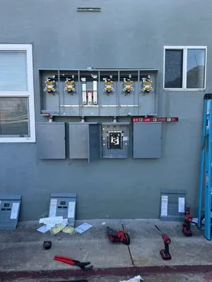 Reds Power Electric Logo