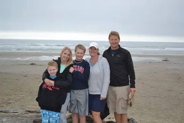 Reed Communications & Satellite Logo